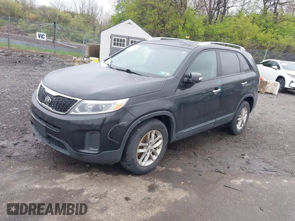 2015 Kia Sorento LX with VIN 5XYKT4A7XFG640254, listed as a IAAI auction lot 42023071 with 178,772 mi miles. Bid and sale history available at carsss.com. Image 2.
