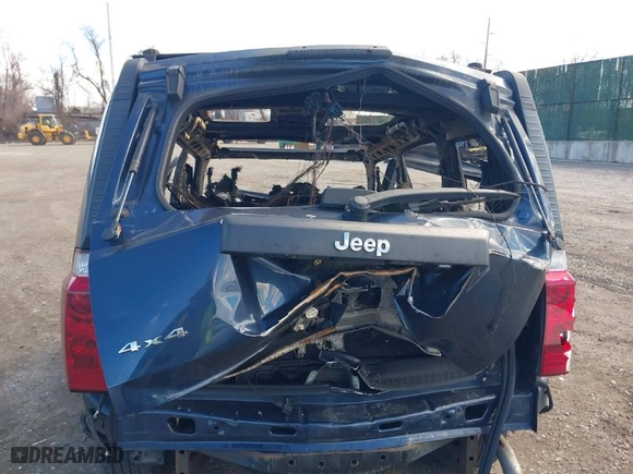 2009 Jeep Commander Sport with VIN 1J8HG48K09C536785, listed as a IAAI auction lot 41739018 with 117,100 mi miles. Bid and sale history available at carsss.com. Image 15.