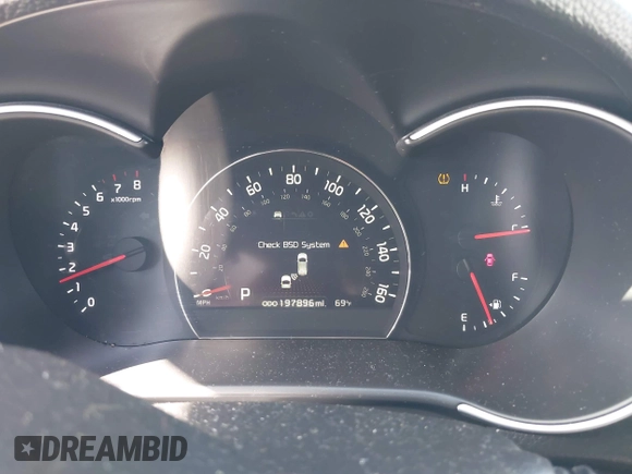 2014 Kia Sorento SX with VIN 5XYKW4A71EG478701, listed as a IAAI auction lot 41779045 with 197,896 mi miles. Bid and sale history available at carsss.com. Image 7.