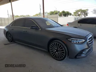 2022 Mercedes-Benz S-Class S 500 with VIN W1K6G6DB9NA105566, listed as a Copart auction lot 82774304 with 13,827 mi miles and Salvage Title. Bid and sale history available at carsss.com. Image 4.