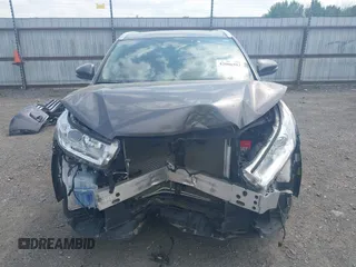 2019 Toyota Highlander SE with VIN 5TDKZRFH3KS353087, listed as a IAAI auction lot 42006593 with 74,214 mi miles and . Bid and sale history available at DreamBid. Image 13.