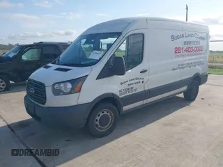 2018 Ford Transit z VIN 1FTYR2CM3JKA19554, wystawiony jako IAAI lot #42058523 z przebiegiem 372 734 mil mil oraz . Historia ofert i sprzedaży dostępna na DreamBid. Obrazek 17.