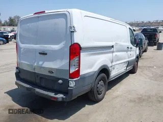 2018 Ford Transit z VIN 1FTYE1YM3JKA17396, wystawiony jako IAAI lot #42575062 z przebiegiem 68 063 mil mil oraz . Historia ofert i sprzedaży dostępna na DreamBid. Obrazek 4.