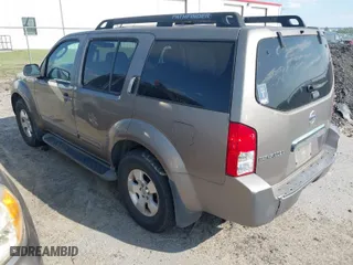2006 Nissan Pathfinder SE with VIN 5N1AR18U66C661526, listed as a IAAI auction lot 42080428 with 205,044 mi miles. Bid and sale history available at carsss.com. Image 3.