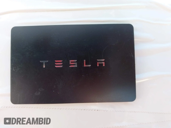 2025 Tesla Model 3 Long Range with VIN 5YJ3E1EA9SF943028, listed as a IAAI auction lot 42372207 with 3,975 mi miles and . Bid and sale history available at DreamBid. Image 11.
