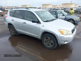 2006 Toyota RAV4 with VIN JTMZD33V666006105, listed as a IAAI auction lot 41820520 with 166,337 mi miles. Bid and sale history available at carsss.com. Image 1.