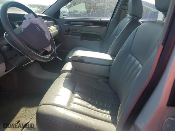 2005 Lincoln Town Car Signature with VIN 1LNHM81WX5Y664108, listed as a Copart auction lot 49965785 with 34,037 mi miles and Salvage Title. Bid and sale history available at carsss.com. Image 7.
