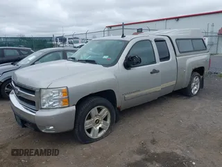 2008 Chevrolet Silverado 1500 1LT with VIN 2GCEK19J281269604, listed as a IAAI auction lot 42188009 with 208,156 mi miles and . Bid and sale history available at DreamBid. Image 2.