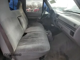 1995 Ford F-150 z VIN 1FTEF15Y2SLA71436, wystawiony jako Copart lot #53003285 z przebiegiem Nie podano mil oraz Czysty tytuł • Clean title. Historia ofert i sprzedaży dostępna na DreamBid. Obrazek 7.