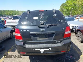 2009 Kia Sorento LX z VIN KNDJD735995882262, wystawiony jako IAAI lot #42040677 z przebiegiem 147 971 mil mil oraz . Historia ofert i sprzedaży dostępna na DreamBid. Obrazek 16.