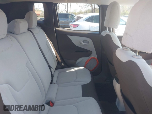 2015 Jeep Renegade Latitude with VIN ZACCJABT1FPB80079, listed as a IAAI auction lot 41768086 with 125,467 mi miles. Bid and sale history available at carsss.com. Image 8.
