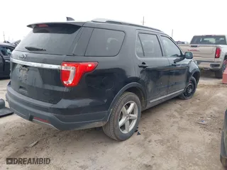 2019 Ford Explorer XLT with VIN 1FM5K7D87KGB38214, listed as a IAAI auction lot 41093334 with 114,985 mi miles. Bid and sale history available at carsss.com. Image 4.