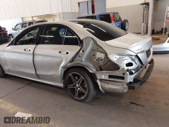 2016 Mercedes-Benz C 450 AMG with VIN 55SWF6EB2GU110774, listed as a IAAI auction lot 42239393 with 41,237 mi miles and . Bid and sale history available at DreamBid. Image 18.