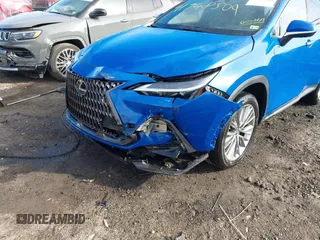 2022 Lexus NX 350h Luxury z VIN JTJHKCEZ3N2005269, wystawiony jako IAAI lot #41748509 z przebiegiem 16 479 mil mil oraz . Historia ofert i sprzedaży dostępna na DreamBid. Obrazek 18.