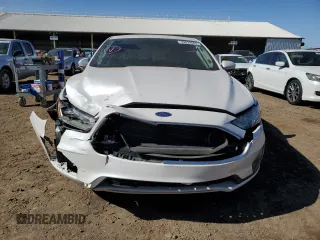 2019 Ford Fusion Hybrid SE with VIN 3FA6P0LU7KR284563, listed as a Copart auction lot 39979903 with 0 mi miles. Bid and sale history available at carsss.com. Image 5.