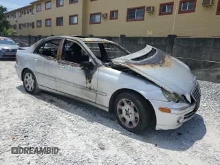 2005 Mercedes-Benz C 240 с VIN WDBRF61J75F592502, выставлен на аукционе Copart как лот 58052075 с пробегом Не указан миль и На запчасти • Non repairable. История ставок и продаж доступна на DreamBid. Изображение 4.