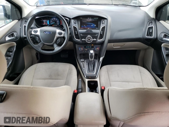 2015 Ford Focus Electric z VIN 1FADP3R43FL314971, wystawiony jako Copart lot #81186143 z przebiegiem 60 987 mil mil oraz . Historia ofert i sprzedaży dostępna na DreamBid. Obrazek 8.