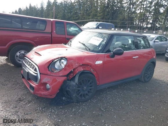 2015 MINI Cooper Hardtop S with VIN WMWXP7C57F2A39093, listed as a IAAI auction lot 41543865 with NaN miles. Bid and sale history available at carsss.com. Image 2.