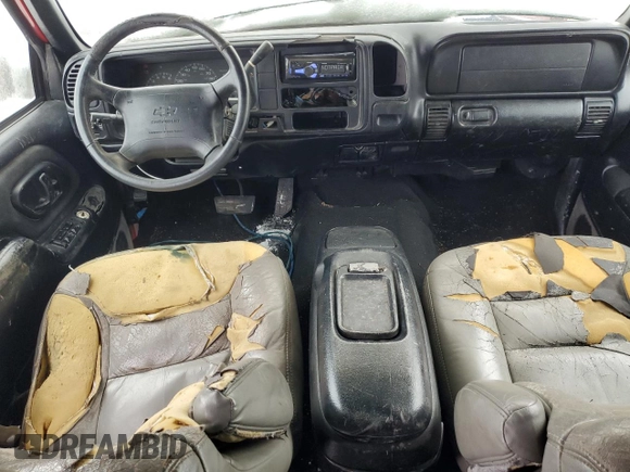 1997 Chevrolet Suburban with VIN 3GNEC16RXVG182115, listed as a Copart auction lot 87527555 with 321,510 mi miles and Clean Title. Bid and sale history available at carsss.com. Image 8.