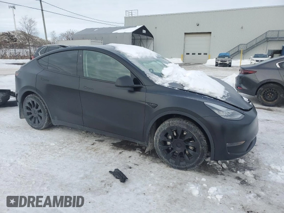 2021 Tesla Model Y Standard Range z VIN 5YJYGDED3MF120514, wystawiony jako Copart lot #46156775 z przebiegiem 93 470 mil mil oraz Szkoda całkowita • Salvage title. Historia ofert i sprzedaży dostępna na DreamBid. Obrazek 4.