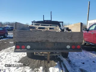 2001 Ford Super Duty F-250 XL with VIN 1FTNX21L31ED75892, listed as a Copart auction lot 89379615 with 299,874 mi miles and Salvage Title. Bid and sale history available at carsss.com. Image 6.