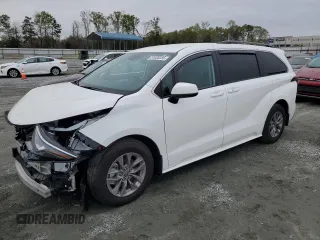 2024 Toyota Sienna LE z VIN 5TDKRKEC7RS194677, wystawiony jako Copart lot #51620235 z przebiegiem 9 048 mil mil oraz Szkoda całkowita • Salvage title. Historia ofert i sprzedaży dostępna na DreamBid. Obrazek 1.