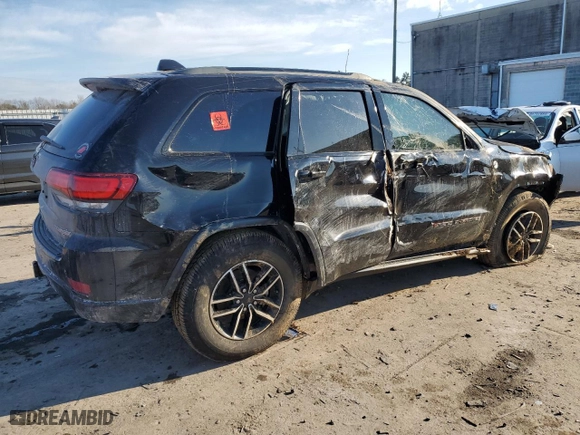 2019 Jeep Grand Cherokee Trailhawk with VIN 1C4RJFLG7KC823624, listed as a Copart auction lot 88843075 with 102,997 mi miles and Salvage Title. Bid and sale history available at carsss.com. Image 3.