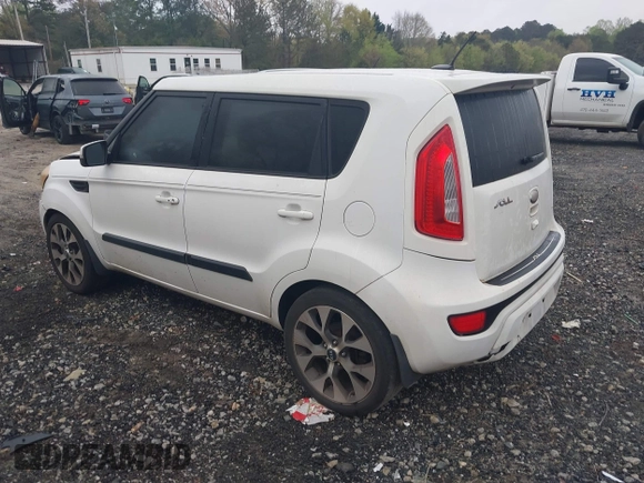 2013 Kia Soul ! with VIN KNDJT2A64D7570378, listed as a IAAI auction lot 41955532 with 214,564 mi miles. Bid and sale history available at carsss.com. Image 3.