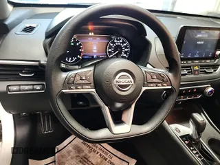 2020 Nissan Altima S z VIN 1N4BL4BV1LC230252, wystawiony jako IAAI lot #42547649 z przebiegiem 158 643 mil mil oraz . Historia ofert i sprzedaży dostępna na DreamBid. Obrazek 5.