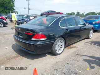 2004 BMW 7 Series 745Li z VIN WBAGN63464DS51067, wystawiony jako IAAI lot #42681232 z przebiegiem 125 088 mil mil oraz . Historia ofert i sprzedaży dostępna na DreamBid. Obrazek 4.