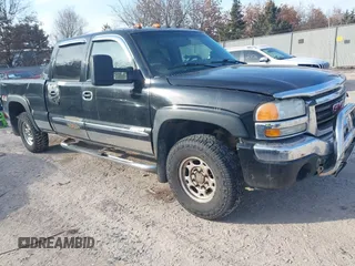 2005 GMC Sierra 1500HD SLT z VIN 1GTGK13U35F811518, wystawiony jako IAAI lot #41436920 z przebiegiem 227 019 mil mil oraz . Historia ofert i sprzedaży dostępna na DreamBid. Obrazek 1.