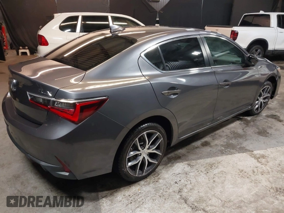 2019 Acura ILX w/Premium Pkg with VIN 19UDE2F76KA012106, listed as a IAAI auction lot 41460790 with 67,052 mi miles. Bid and sale history available at carsss.com. Image 4.