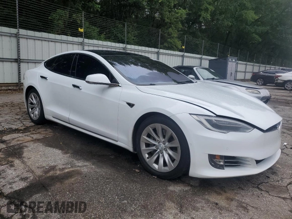 2016 Tesla Model S 90D z VIN 5YJSA1E23GF159354, wystawiony jako Copart lot #59682785 z przebiegiem 111 208 mil mil oraz Szkoda całkowita • Salvage title. Historia ofert i sprzedaży dostępna na DreamBid. Obrazek 4.