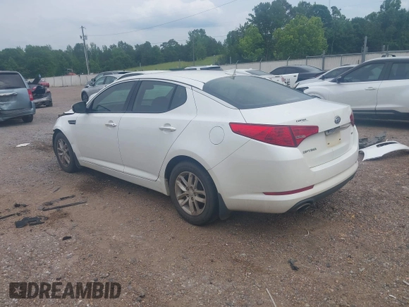 2013 Kia Optima LX z VIN KNAGM4A79D5304780, wystawiony jako IAAI lot #42277179 z przebiegiem 139 841 mil mil oraz . Historia ofert i sprzedaży dostępna na DreamBid. Obrazek 3.