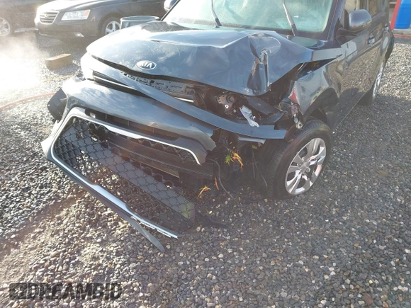 2020 Kia Soul LX with VIN KNDJ23AU2L7716198, listed as a IAAI auction lot 41667038 with 38,344 mi miles. Bid and sale history available at carsss.com. Image 6.