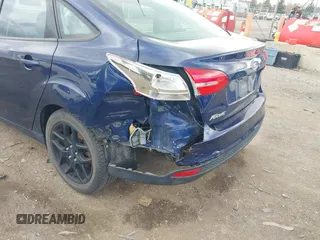 2016 Ford Focus SE with VIN 1FADP3F27GL254679, listed as a IAAI auction lot 41941314 with 72,609 mi miles. Bid and sale history available at carsss.com. Image 6.