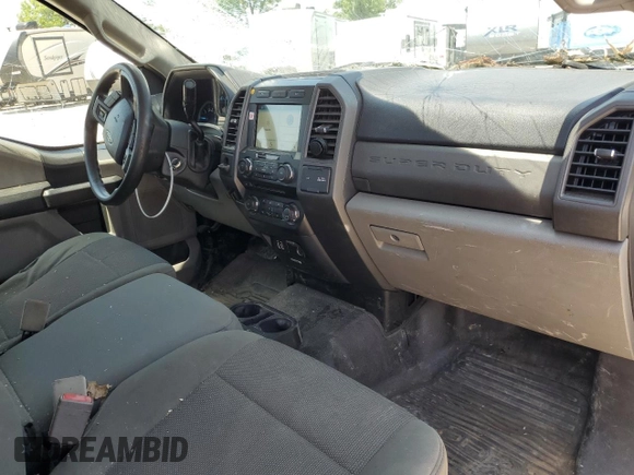 2018 Ford F-250 XL z VIN 1FTBF2A62JEC19911, wystawiony jako Copart lot #58555025 z przebiegiem 228 433 mil mil oraz Szkoda całkowita • Salvage title. Historia ofert i sprzedaży dostępna na DreamBid. Obrazek 8.