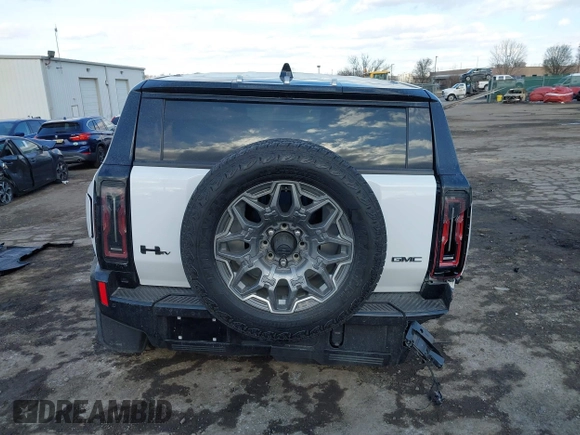 2025 GMC Hummer EV 3X with VIN 1GKB0RDC4SU101284, listed as a IAAI auction lot 41444686 with 4,548 mi miles. Bid and sale history available at carsss.com. Image 16.