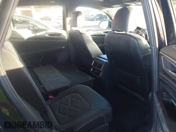2024 Volkswagen Atlas SE with VIN 1V2JE2CA3RC230888, listed as a IAAI auction lot 42130359 with 17,269 mi miles and . Bid and sale history available at DreamBid. Image 8.