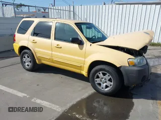 2007 Ford Escape Limited with VIN 1FMYU04127KA52766, listed as a IAAI auction lot 41835886 with 231,570 mi miles. Bid and sale history available at carsss.com. Image 1.