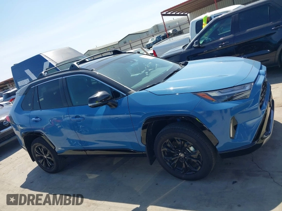2024 Toyota RAV4 Hybrid XSE with VIN 4T3E6RFV8RU153892, listed as a IAAI auction lot 41848730 with 7,917 mi miles and . Bid and sale history available at carsss.com. Image 13.