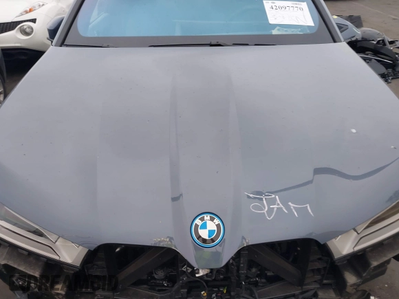 2025 BMW iX xDrive50 z VIN WB523CF07SCT32782, wystawiony jako IAAI lot #42097770 z przebiegiem 3 447 mil mil oraz . Historia ofert i sprzedaży dostępna na DreamBid. Obrazek 10.