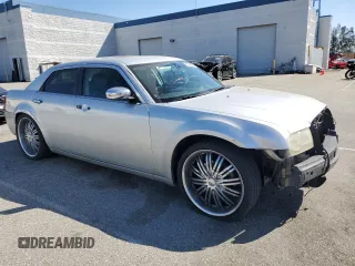 2005 Chrysler 300 300C AWD z VIN 2C3AK63H85H671717, wystawiony jako Copart lot #50369505 z przebiegiem 203 099 mil mil oraz Szkoda całkowita • Salvage title. Historia ofert i sprzedaży dostępna na DreamBid. Obrazek 4.