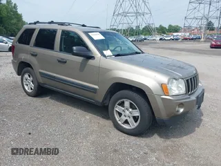 2005 Jeep Grand Cherokee Laredo with VIN 1J4HR48N95C702088, listed as a IAAI auction lot 42618348 with Not provided miles and . Bid and sale history available at DreamBid. Image 1.