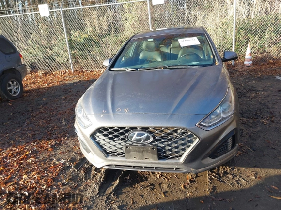 2018 Hyundai Sonata SEL with VIN 5NPE34AFXJH703181, listed as a IAAI auction lot 41100942 with 70,879 mi miles and . Bid and sale history available at DreamBid. Image 12.