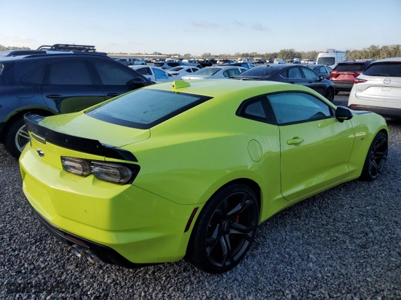2021 Chevrolet Camaro 2SS with VIN 1G1FH1R77M0125648, listed as a Copart auction lot 85612204 with 19,513 mi miles and Salvage Title. Bid and sale history available at carsss.com. Image 3.