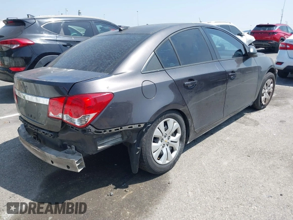 2014 Chevrolet Cruze LS z VIN 1G1PA5SG1E7405326, wystawiony jako IAAI lot #42095319 z przebiegiem Nie podano mil oraz . Historia ofert i sprzedaży dostępna na DreamBid. Obrazek 4.