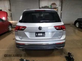 2023 Volkswagen Tiguan S z VIN 3VVFB7AX2PM100814, wystawiony jako Copart lot #79216424 z przebiegiem 4 748 mil mil oraz Szkoda całkowita • Salvage title. Historia ofert i sprzedaży dostępna na DreamBid. Obrazek 6.