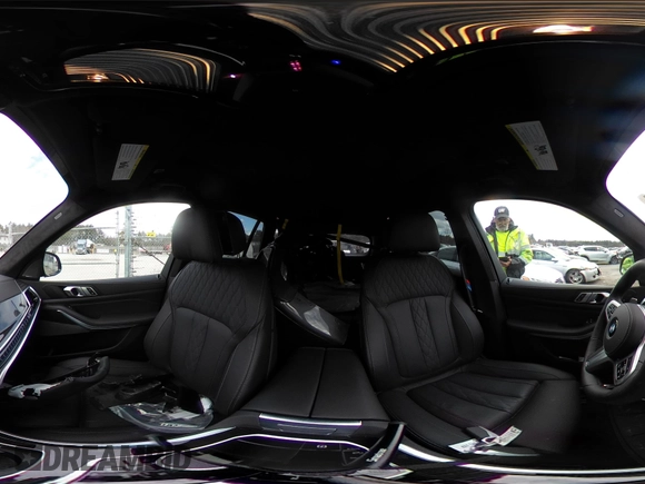 2025 BMW X5 xDrive40i with VIN 5UX23EU03S9Z21861, listed as a IAAI auction lot 41852928 with 992 mi miles and . Bid and sale history available at DreamBid. Image 19.