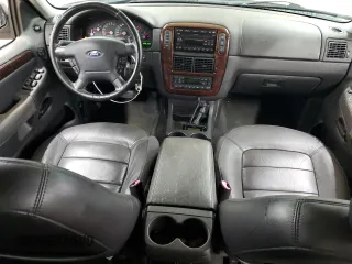 2004 Ford Explorer Limited z VIN 1FMDU75K34ZB18288, wystawiony jako Copart lot #58470475 z przebiegiem 200 787 mil mil oraz Szkoda całkowita • Salvage title. Historia ofert i sprzedaży dostępna na DreamBid. Obrazek 8.
